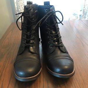 NWOT Chandra madden girl boots black combat zip